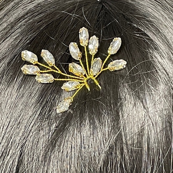 Rhinestone decorative hair pins set of 3 gold sparkle NWOT - Picture 2 of 3